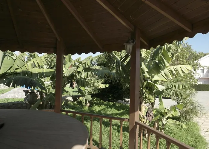 ホテル Vouni King 3*